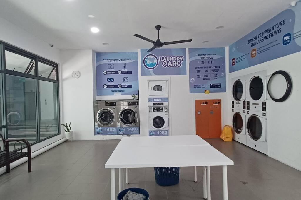 Homestay Arc Cozyhome Austin Hills 4-5Pax Johor Bahru Exterior photo